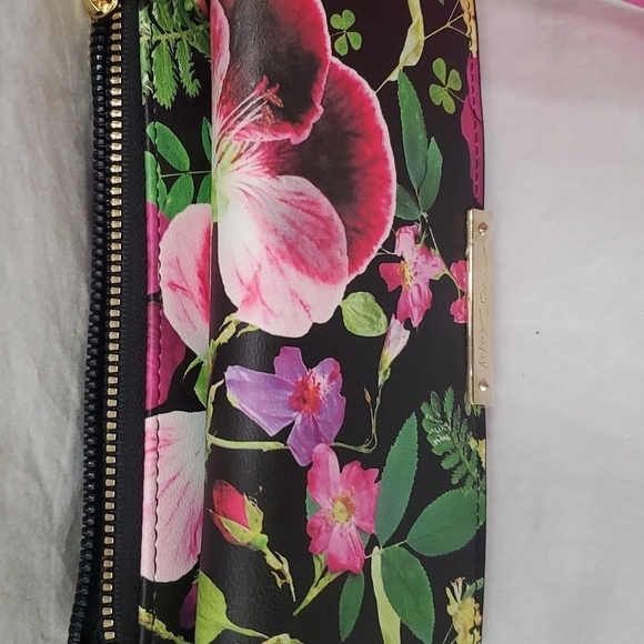 🎄NWT BETSEY JOHNSON PHONE HOLDER🎄 - Picture 6 of 11